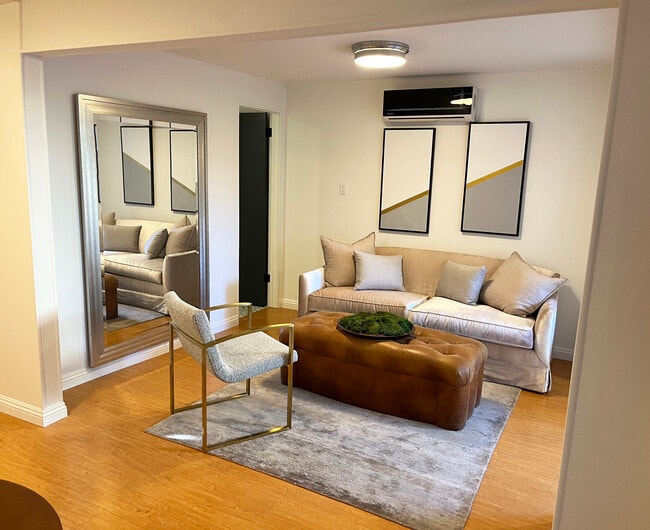 Living room - 1795 San Pasqual St Unit Guesthouse