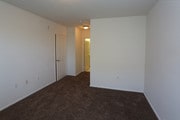 2BR, 2BA - 888 SF - Harbor Grove Apartments