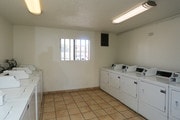 Laundry mat - Summer View Apartment Homes