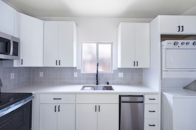 Photo - 2860 Webster Ave Unit 2851-1