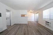 Photo - 460 Vista Ave Unit B