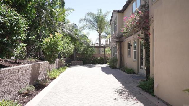 Photo - 1050 White Alder Ave