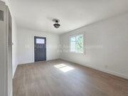 Photo - 635 4th St House