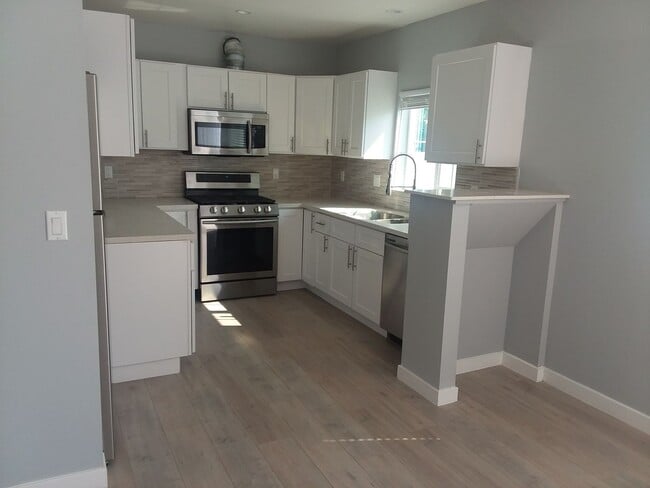 Building Photo - Estara Ave Unit 3109 1/2