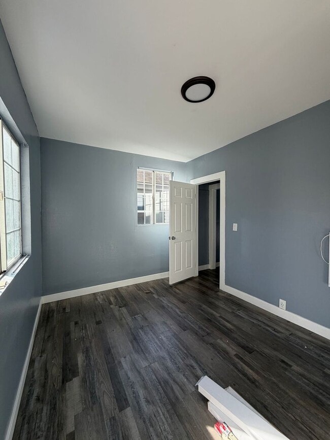 Building Photo - 623 E Santa Ana Blvd Unit 625