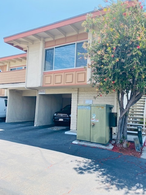 Building Photo - 6856 Hyde Park Dr Rental