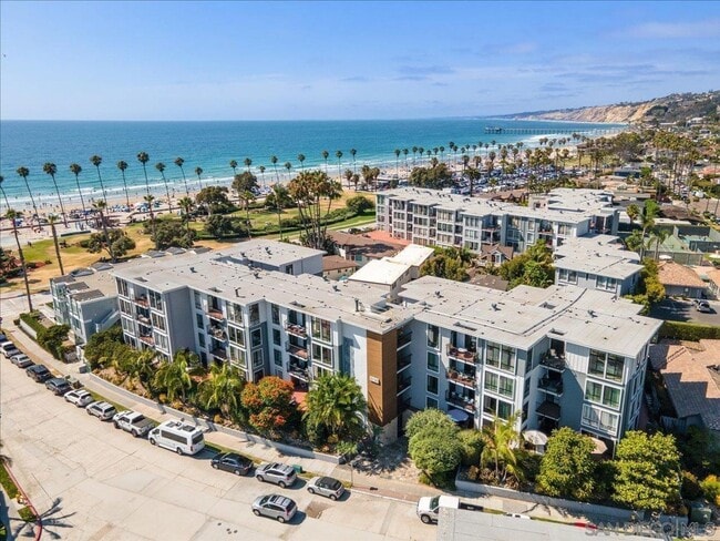 Building Photo - FULLY FURNISHED 2 BED/2 BATH CONDO IN LA JOLLA