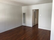 Unit 6 - 519 N Hayworth Ave