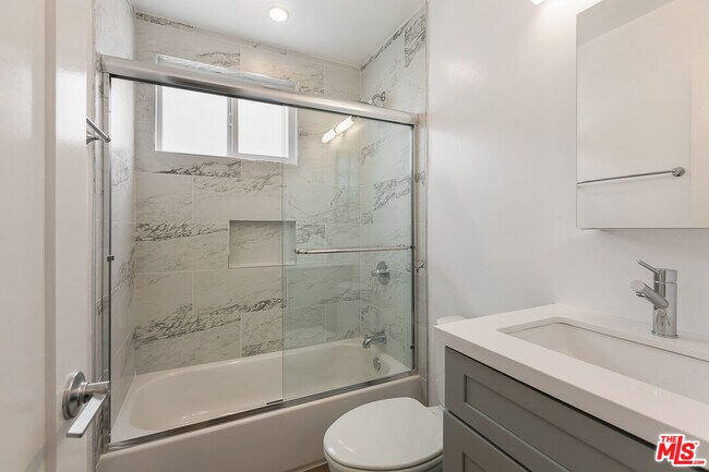 Photo - 2401 S Sycamore Ave Unit 7