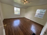 Photo - Rare Nostalgic Vintage 2Bedroom Home