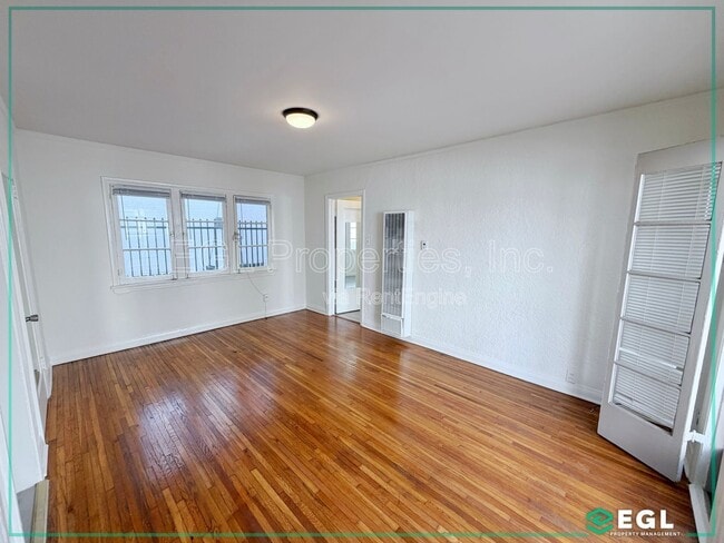 Photo - 807 N Martel Ave