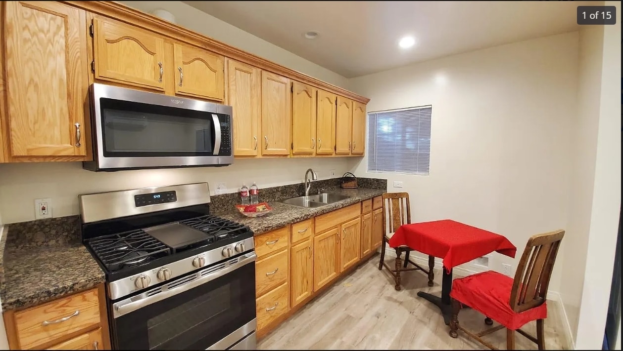 Photo - 17309 Burbank Blvd House
