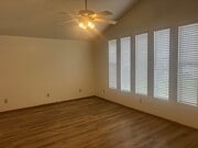 Photo - lovely 3-bathroom and 2-bathroom with a de... House