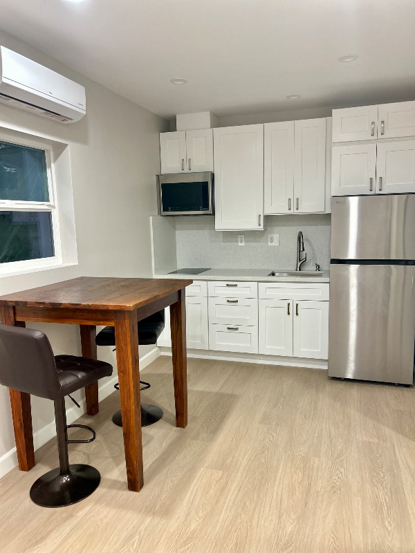 Building Photo - 329 E 219th St