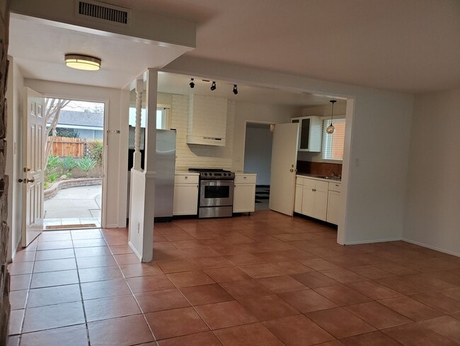 Photo - 3 bed/3 bath + LARGE BONUS ROOM and YARD for Assisted Living/Sober Living/Detox/Rehab Facility.