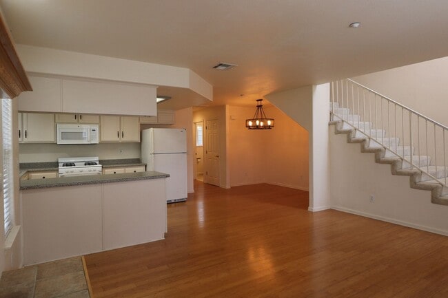 Photo - Lovely Cottonwood Glen Townhome