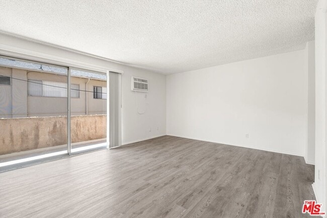 Photo - 1457 Butler Ave Unit 3