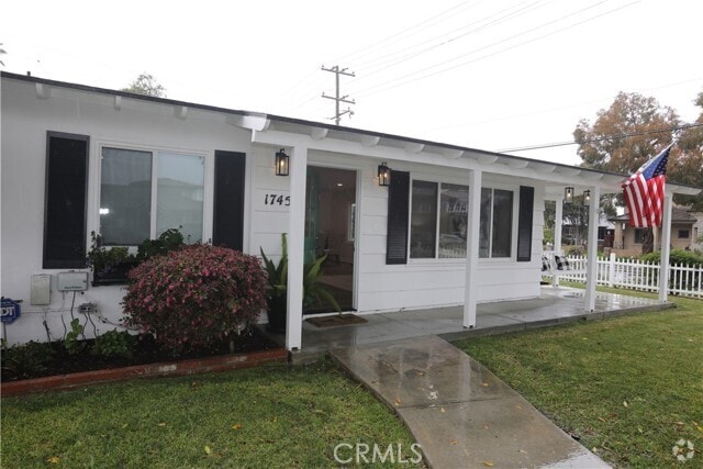 Building Photo - 1745 Paloma Dr Rental