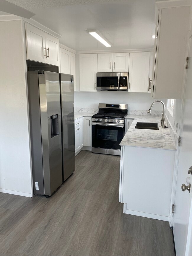 Kitchen - 61880 Verbena Rd House Unit A