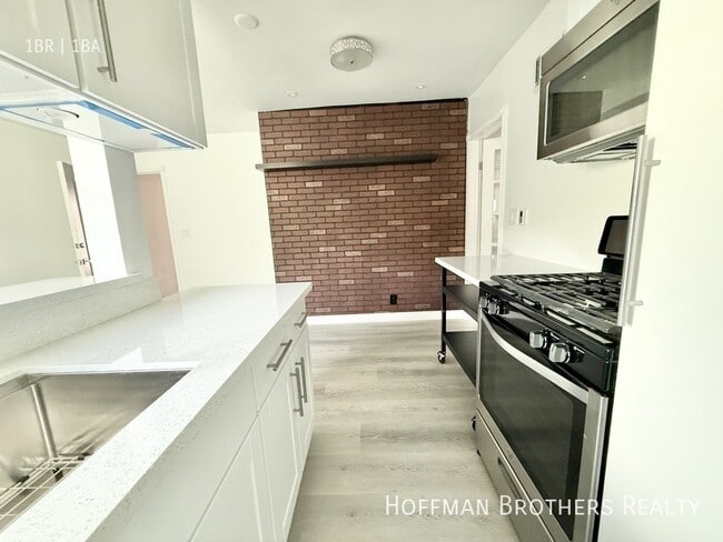 Photo - 1315 N June St Unit 117