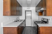 2BR, 1.5BA - 940SF - Kitchen - The Bungalows Apartments