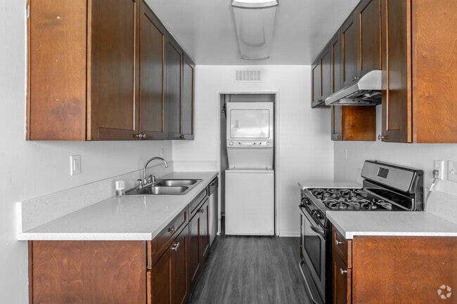 2BR, 1.5BA - 940SF - Kitchen - The Bungalows