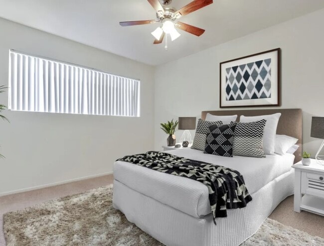 Photo - 3585 Centinela