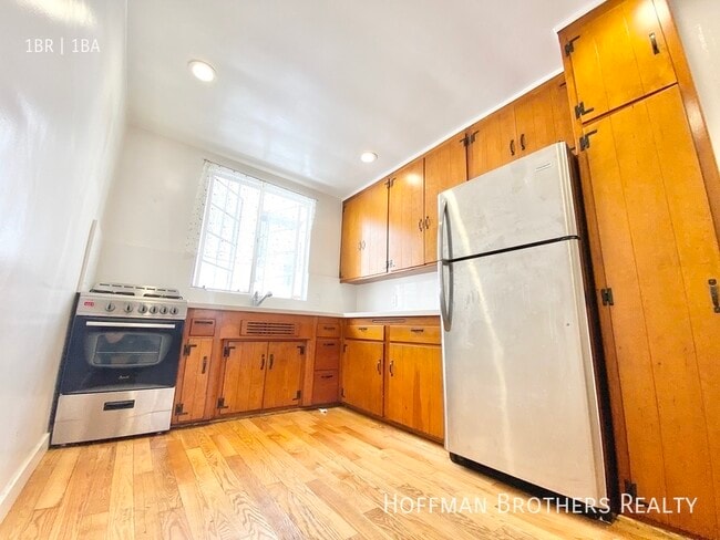 Photo - 125 N Hamilton Dr Unit A