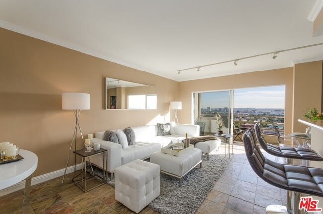 Photo - 1131 Alta Loma Rd Unit 403