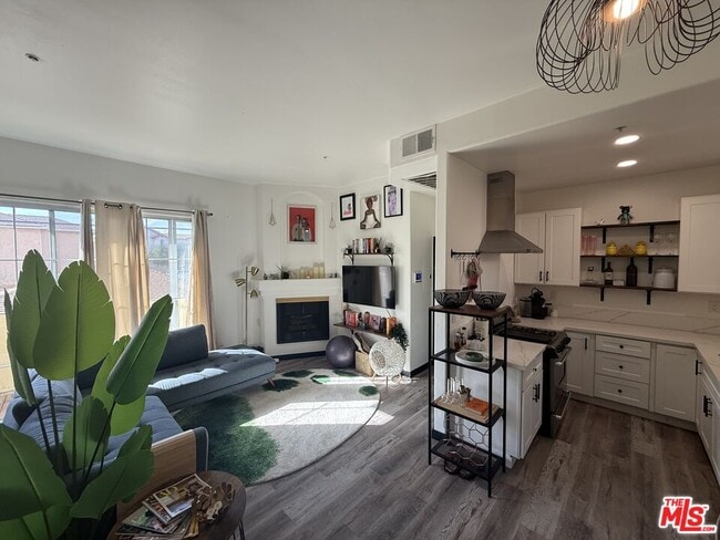 Building Photo - 7033 S La Tijera Blvd Unit G101