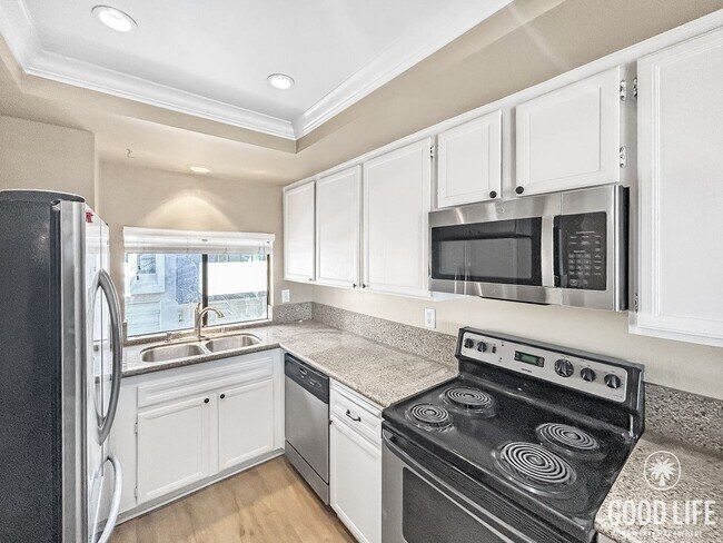 Photo - Beautiful 2BD/2.5BA W/ Updated Kitchen, and Attached Garage in Bay Ho!