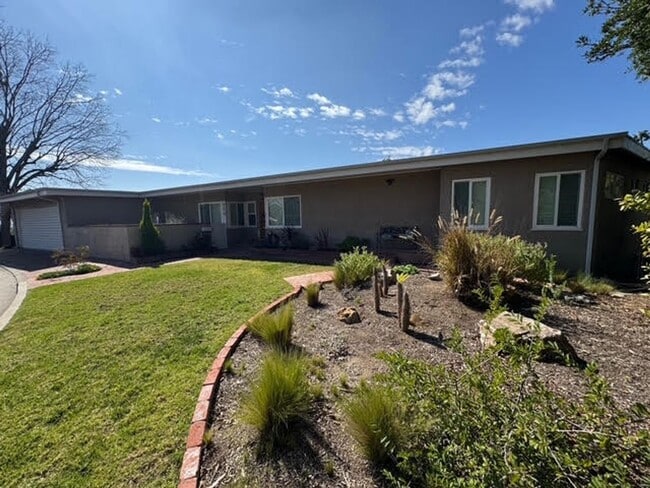 Photo - 714 Oceanview Dr Unit Oceanview Main House