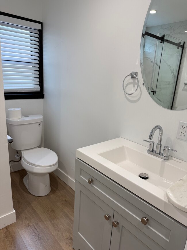 bathroom 2 - 944 15th Pl