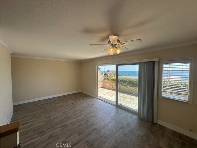 Building Photo - 2037 S Coast Hwy Unit 5 Rental