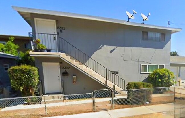 Building Photo - 13322 Cordary Ave Unit B