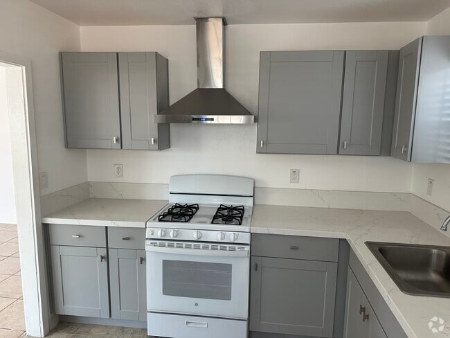 Building Photo - 660 W 7th Ave Rental