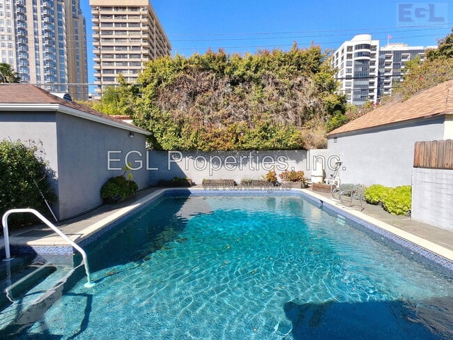 Photo - 10749 Wellworth Ave