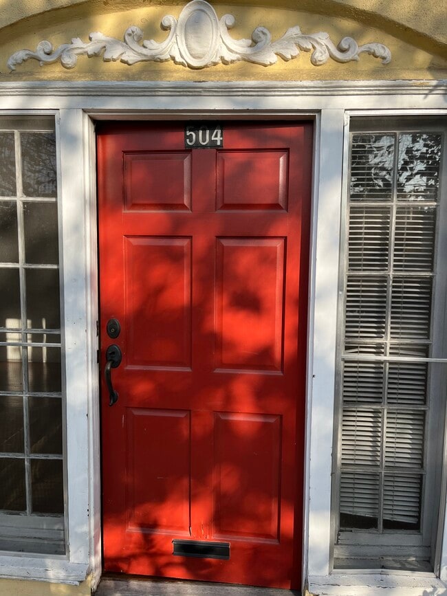 Photo - 504 N Heliotrope Dr Unit 504 N heliotrope