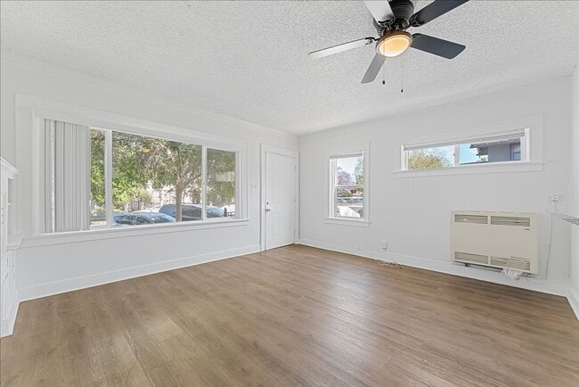Photo - 1405 Cedar Ave Unit 1405