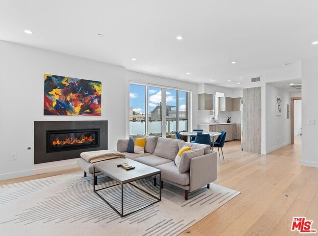 Photo - 1367 N Alta Vista Blvd Unit 304