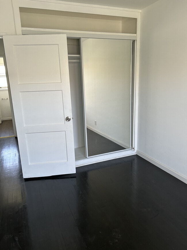 Photo - 2032-2106 Delaware Ave