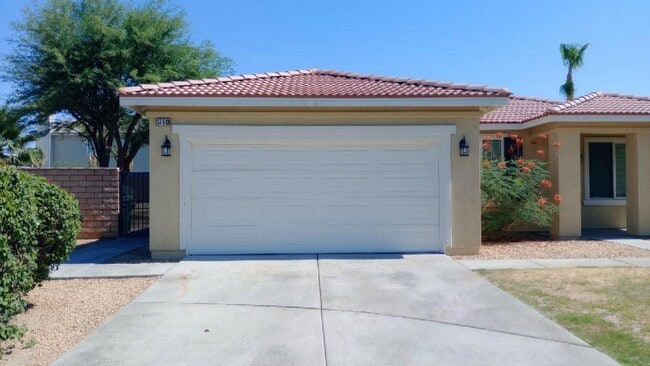 NICE 4 BED/2 BATH HOME IN GATED COMMUNITY - NICE 4 BED/2 BATH HOME IN GATED COMMUNITY