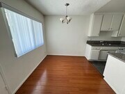 Photo - 447 W Elk Ave Unit 3