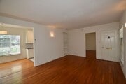 Photo - 11444 Riverside Dr Apartment Unit 11444 1/2