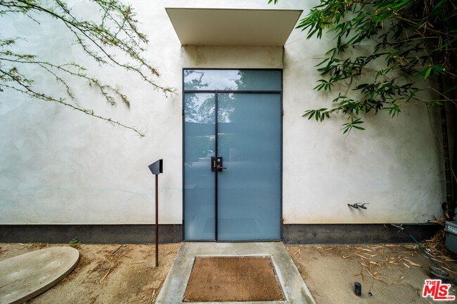 Photo - 816 Seward St