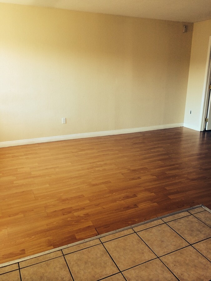 Photo - 7728 Lankershim Blvd