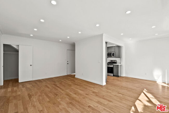 Photo - 1233 N Harper Ave Unit 1