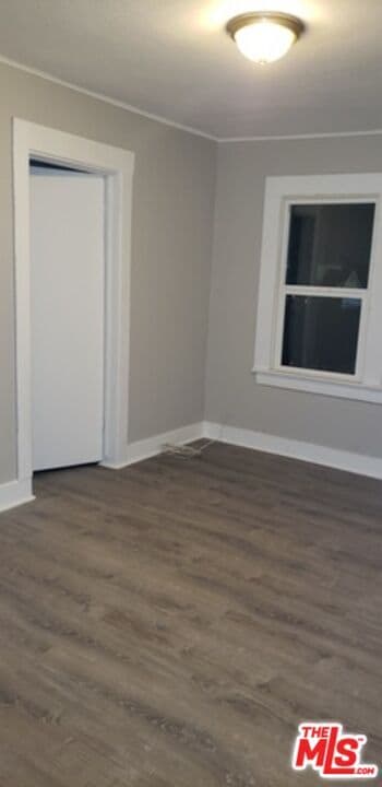 Building Photo - 4706 S Vermont Ave Unit 4