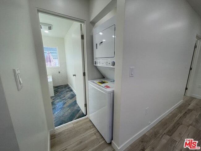 Photo - 2025 Ocean Park Blvd Unit B