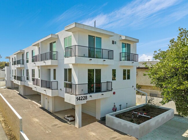 Photo - 14228 Delano St Townhome